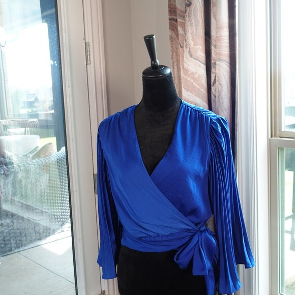 Tops - blue wrap top